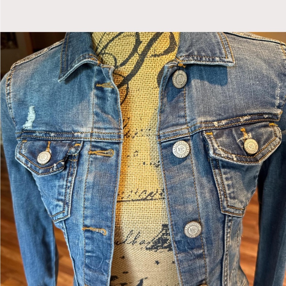 Aeropostale size XS light denim with distressed details - Picture 2 of 3